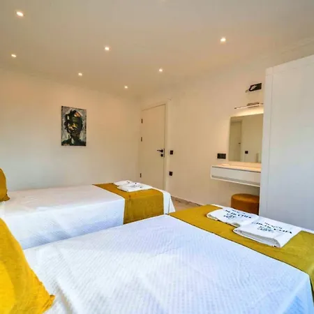 2 Bedroom Luxury With Private Pool In Kalkan