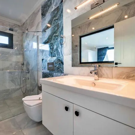 2 Bedroom Luxury With Private Pool In Kalkan