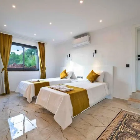 2 Bedroom Luxury With Private Pool In Villa Kalkan