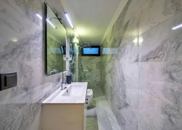 2 Bedroom Luxury With Private Pool In