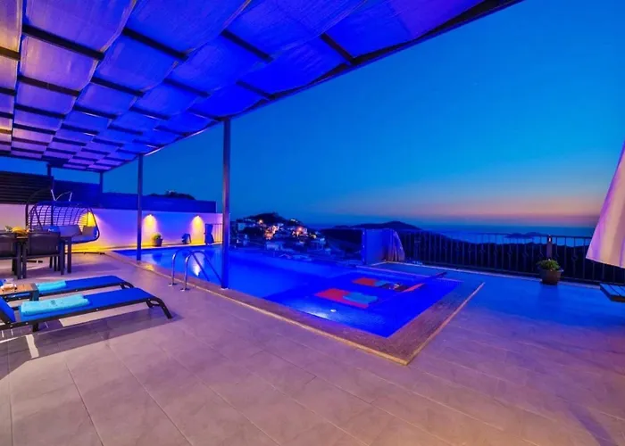 2 Bedroom Luxury With Private Pool In ヴィラ カルカン