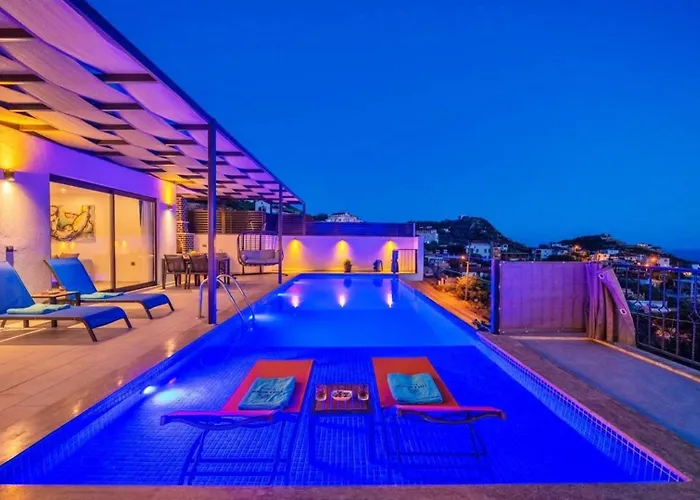 2 Bedroom Luxury With Private Pool In