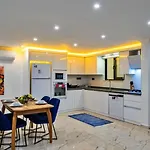2 Bedroom Luxury With Private Pool In וילה