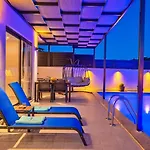 2 Bedroom Luxury With Private Pool In וילה