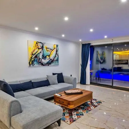 2 Bedroom Luxury With Private Pool In וילה *